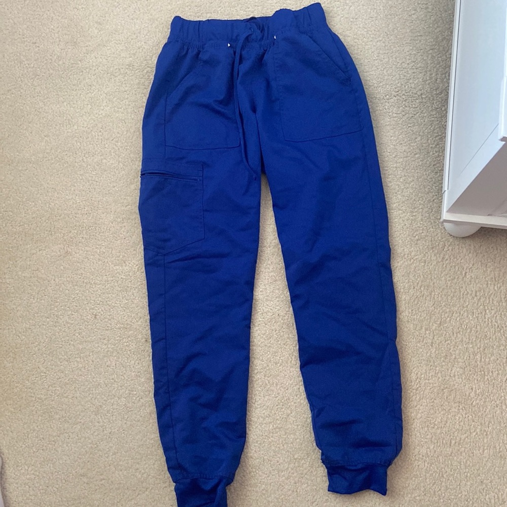 RARELY WORN medical scrub pants woman’s size small!!! JOGERS!